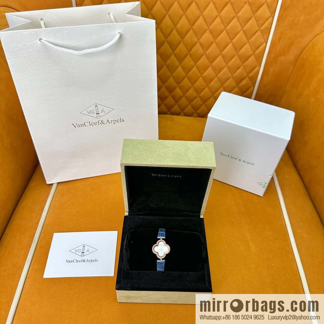 Van Cleef & Arpels ALHAMBRA series, model: VCARO8WSOO original Swiss quartz movement of the same model