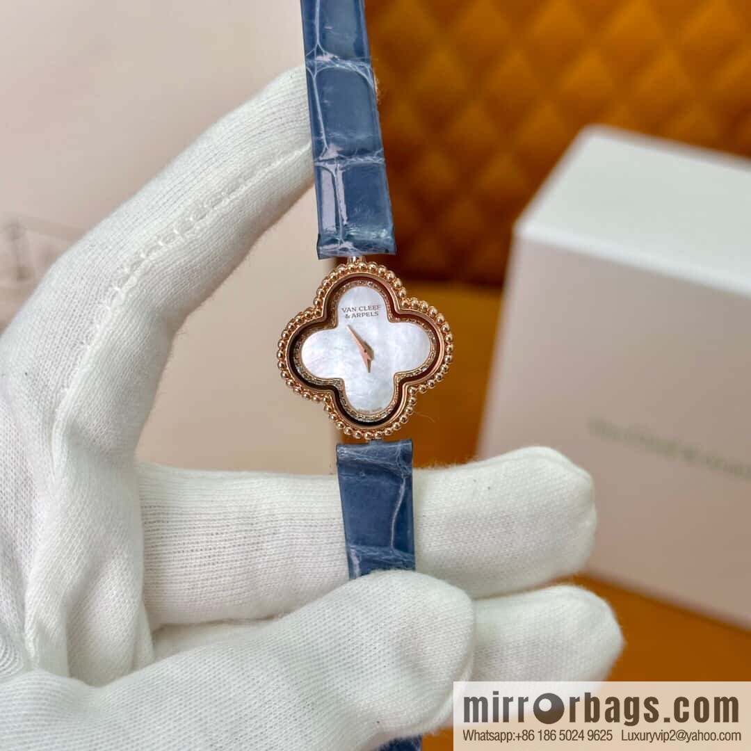 Van Cleef & Arpels ALHAMBRA series, model: VCARO8WSOO original Swiss quartz movement of the same model