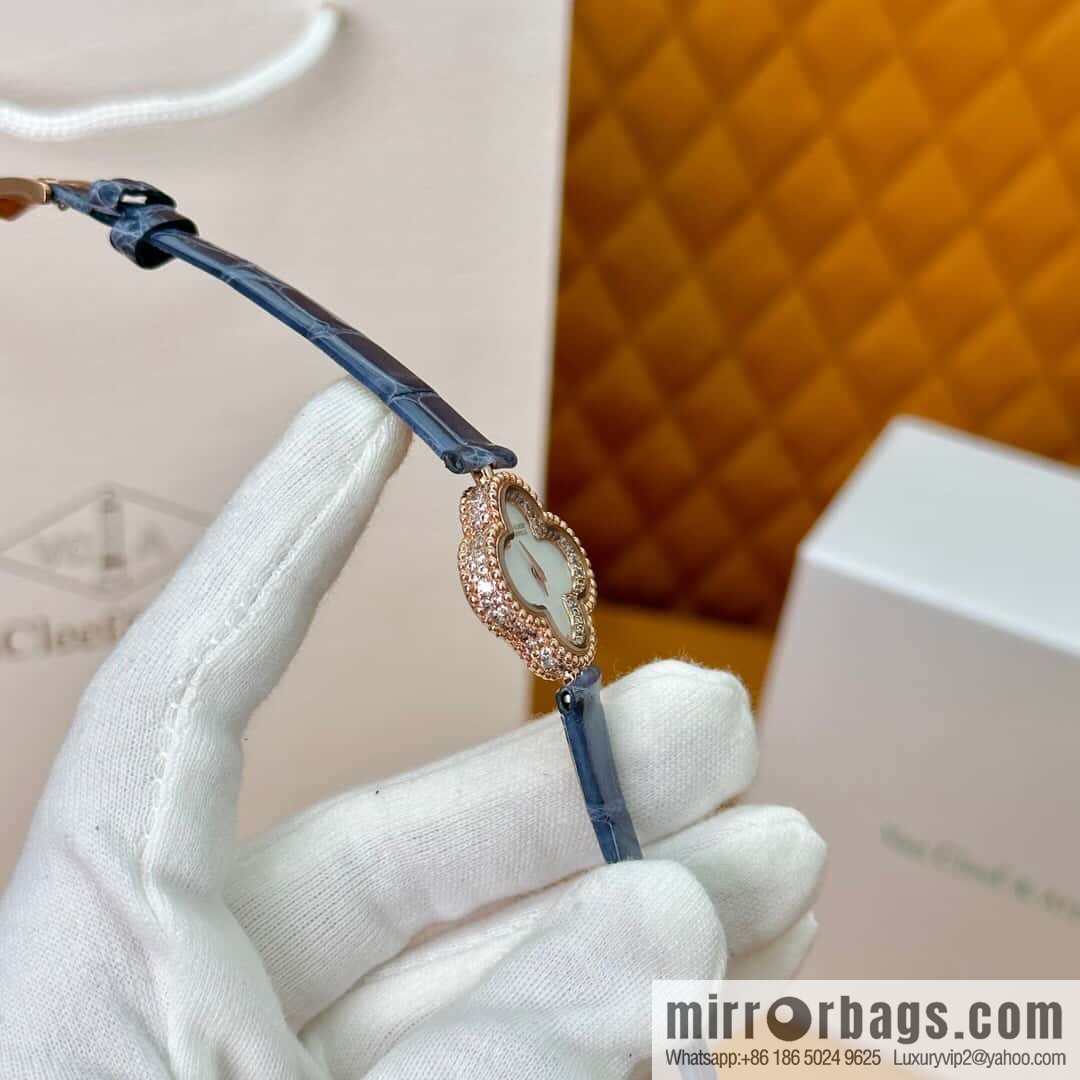 Van Cleef & Arpels ALHAMBRA series, model: VCARO8WSOO original Swiss quartz movement of the same model