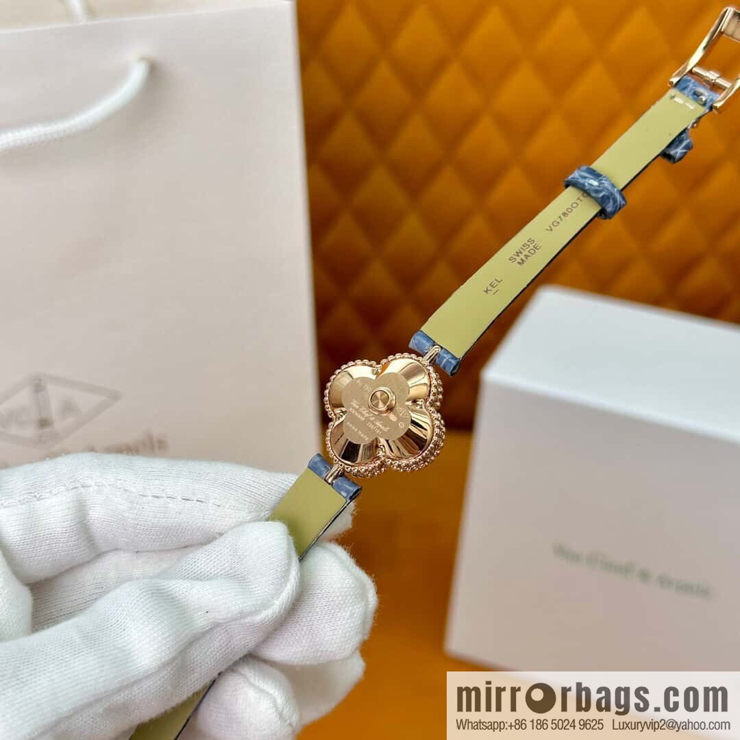 Van Cleef & Arpels ALHAMBRA series, model: VCARO8WSOO original Swiss quartz movement of the same model
