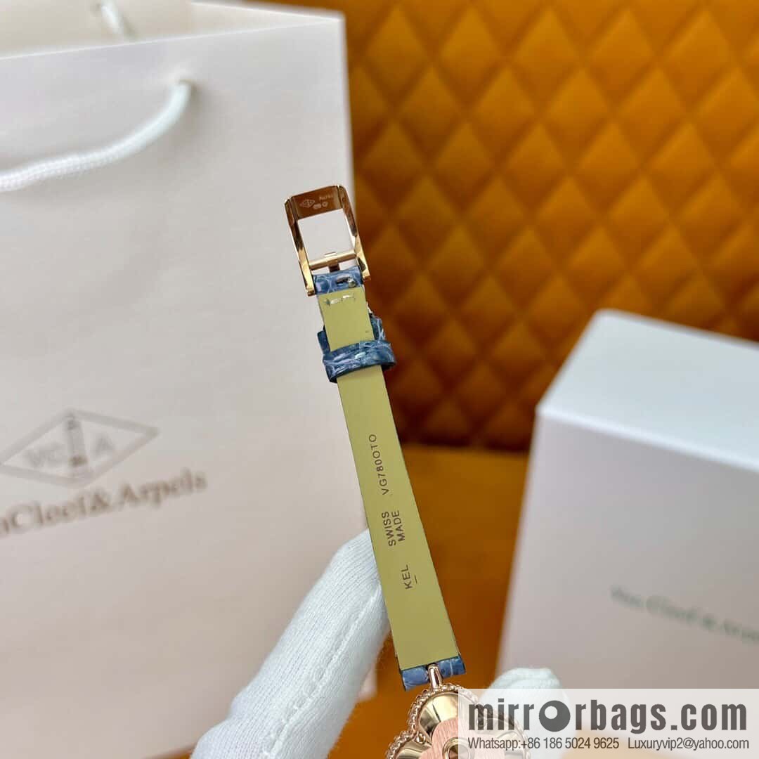 Van Cleef & Arpels ALHAMBRA series, model: VCARO8WSOO original Swiss quartz movement of the same model