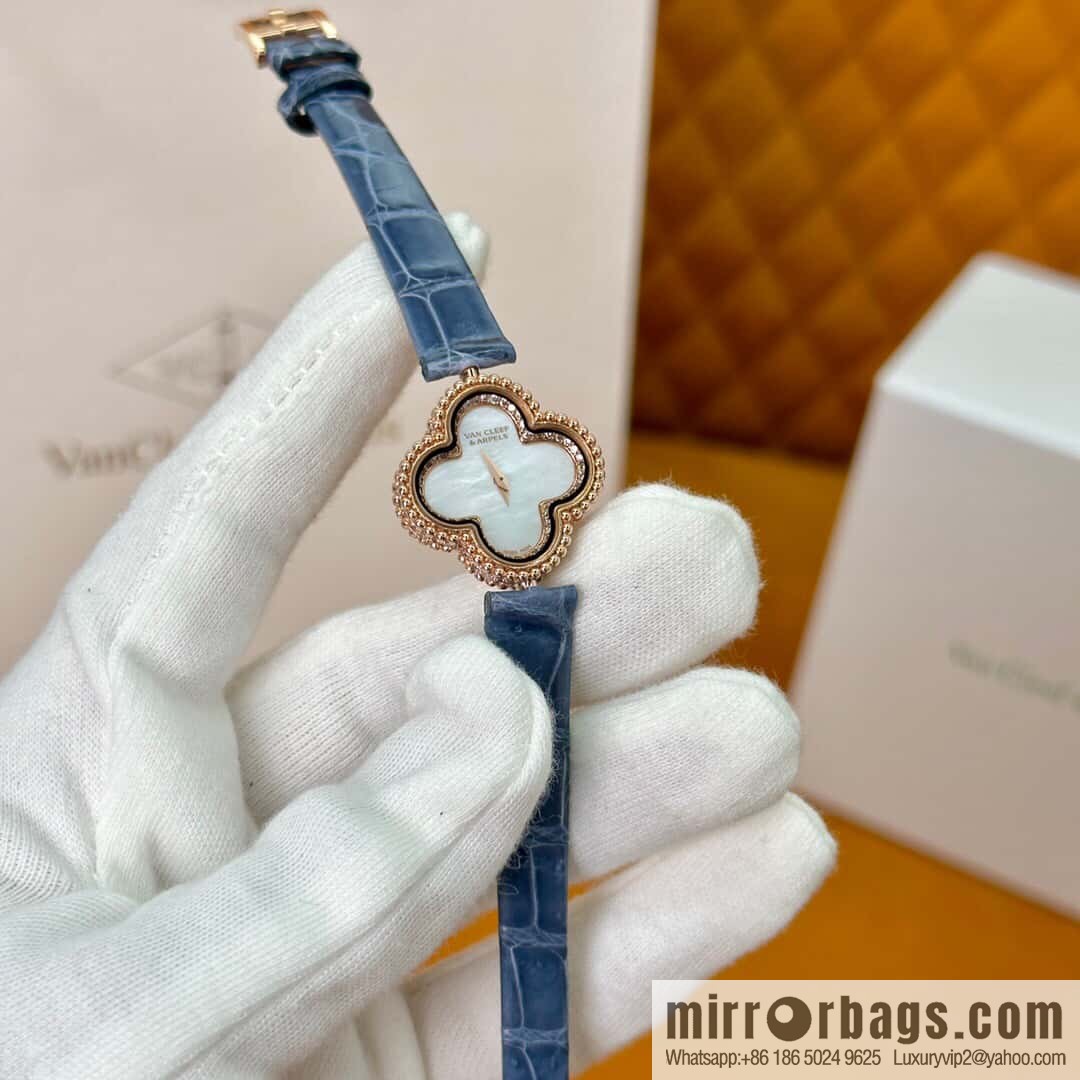Van Cleef & Arpels ALHAMBRA series, model: VCARO8WSOO original Swiss quartz movement of the same model