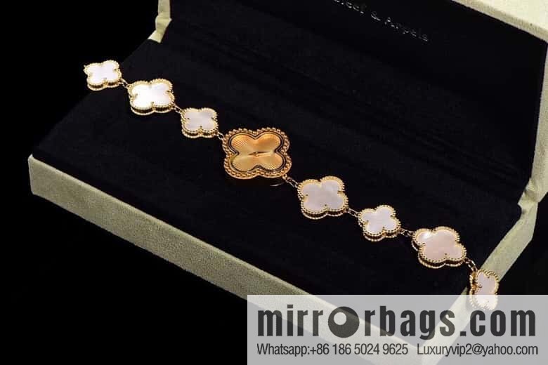 Van Cleef & Arpels -𝐕𝐚𝐧 𝐂𝐥𝐞𝐞𝐟 & 𝐀𝐫𝐩𝐞𝐥𝐬 Alhambra bracelet Swiss quartz watch