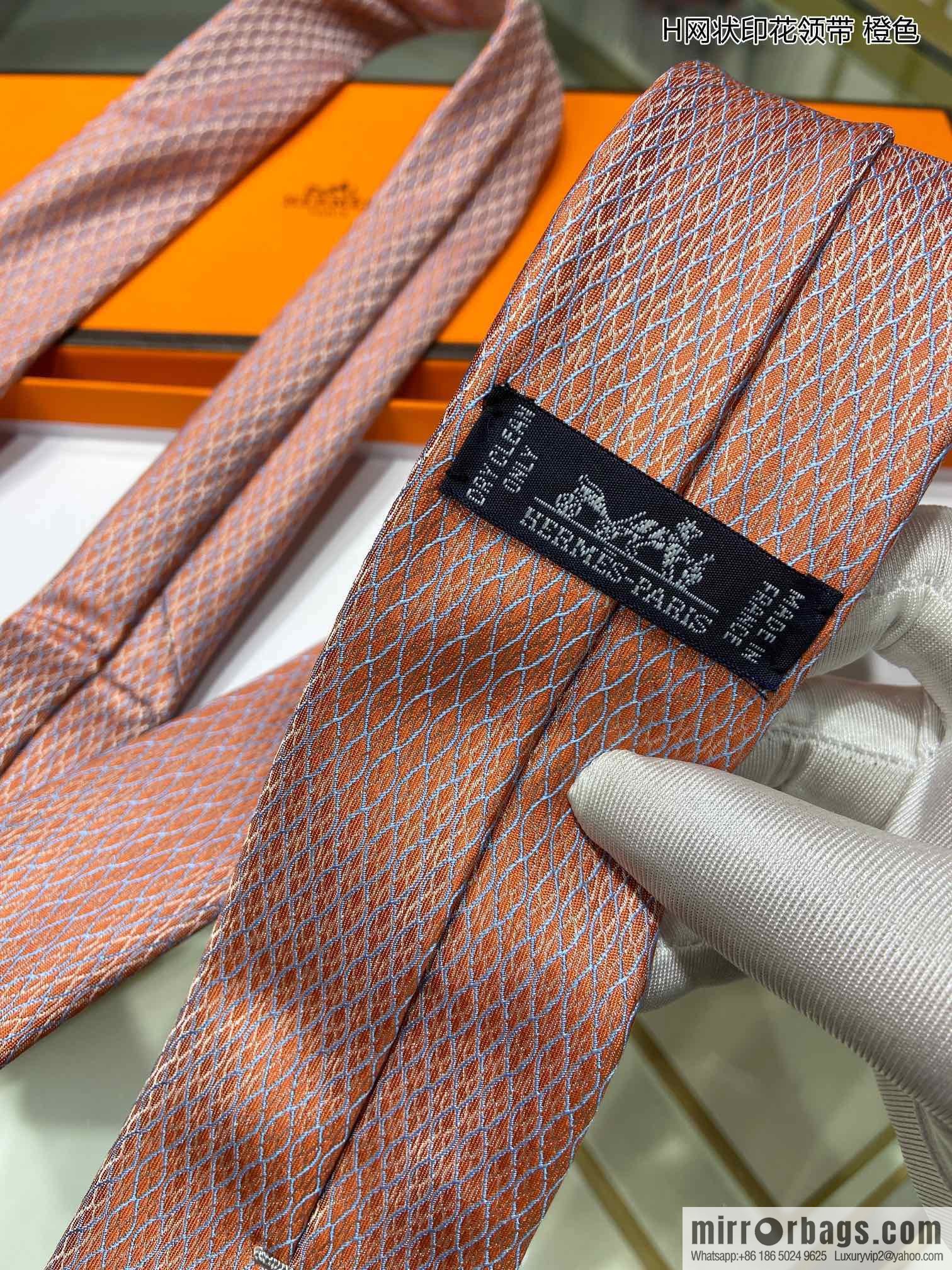 Hermes 100% Premium Twill Silk Mesh Print Tie