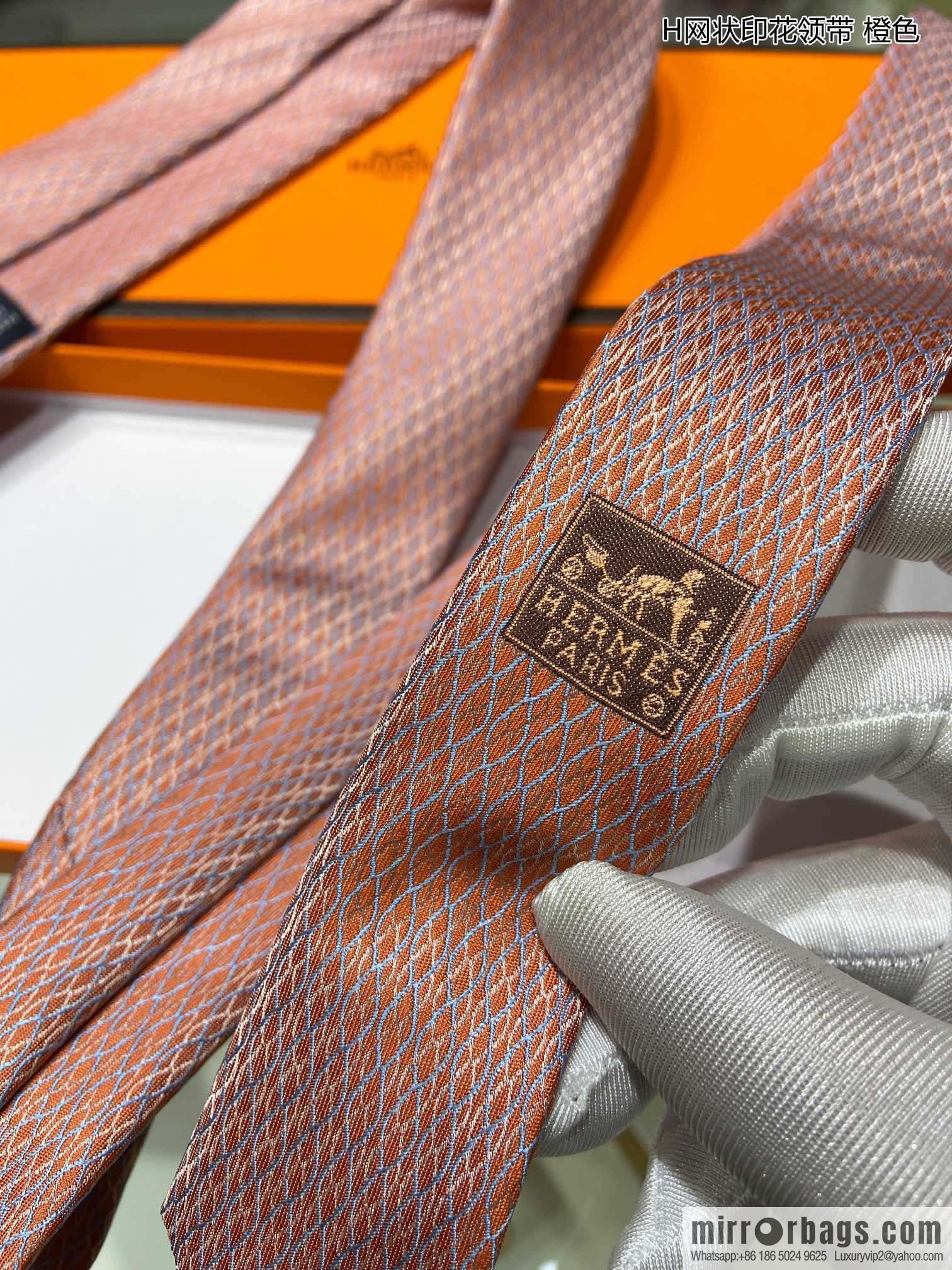 Hermes 100% Premium Twill Silk Mesh Print Tie