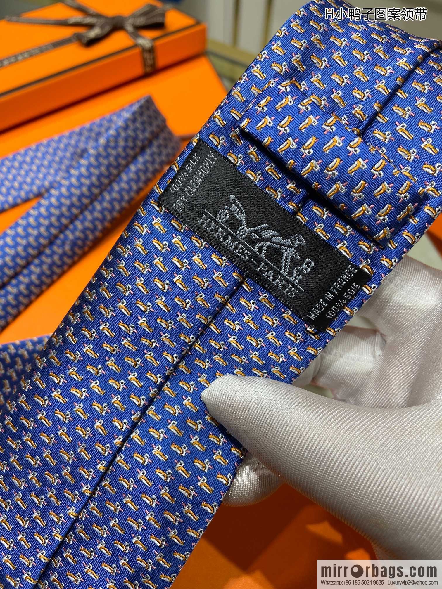 Hermes 100% Top Twill Silk Duckling Tie