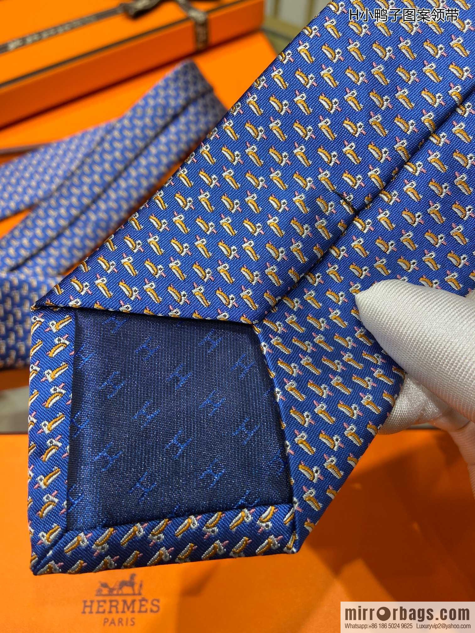 Hermes 100% Top Twill Silk Duckling Tie