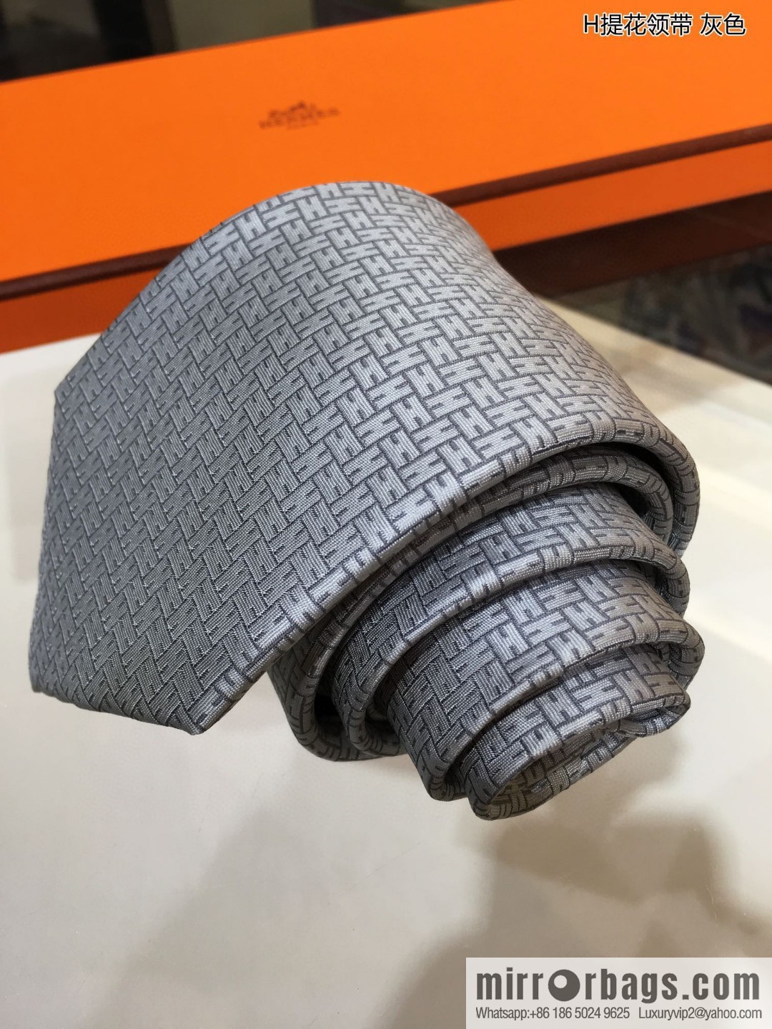Hermes 100% Top Twill Silk H Jacquard Tie