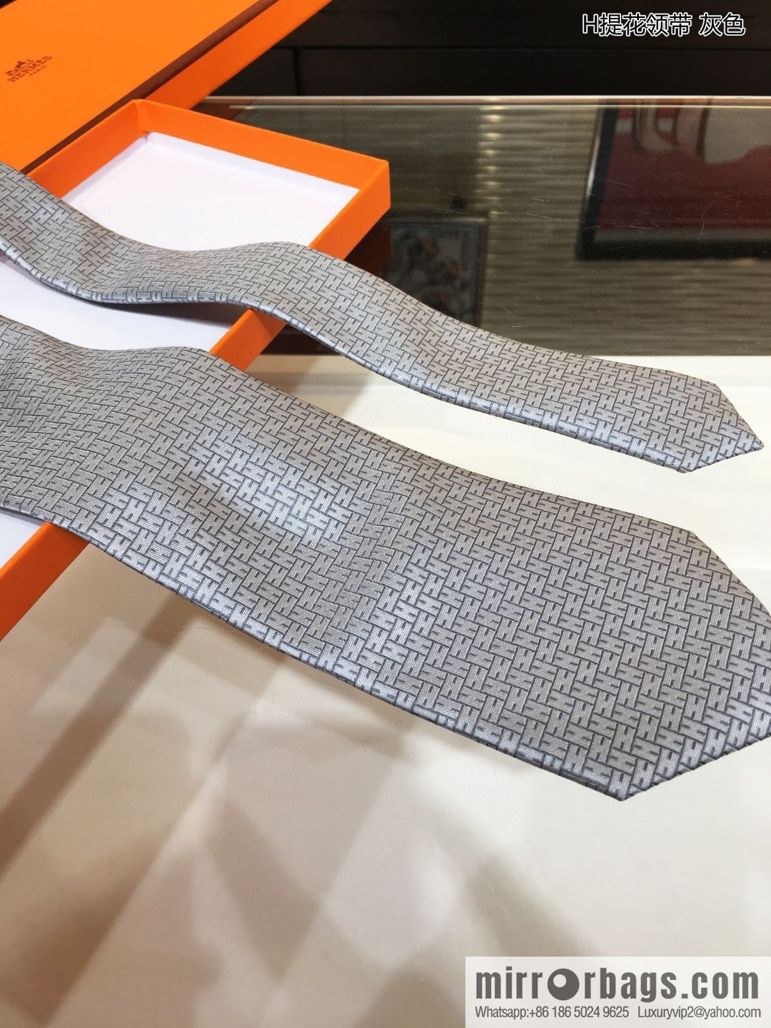 Hermes 100% Top Twill Silk H Jacquard Tie