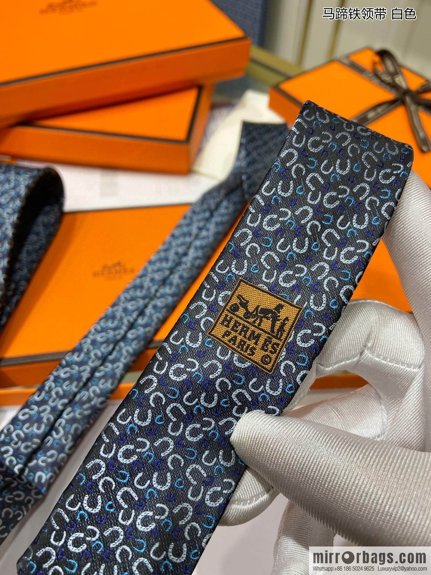 Hermes 100% Premium Twill Silk Horseshoe Tie