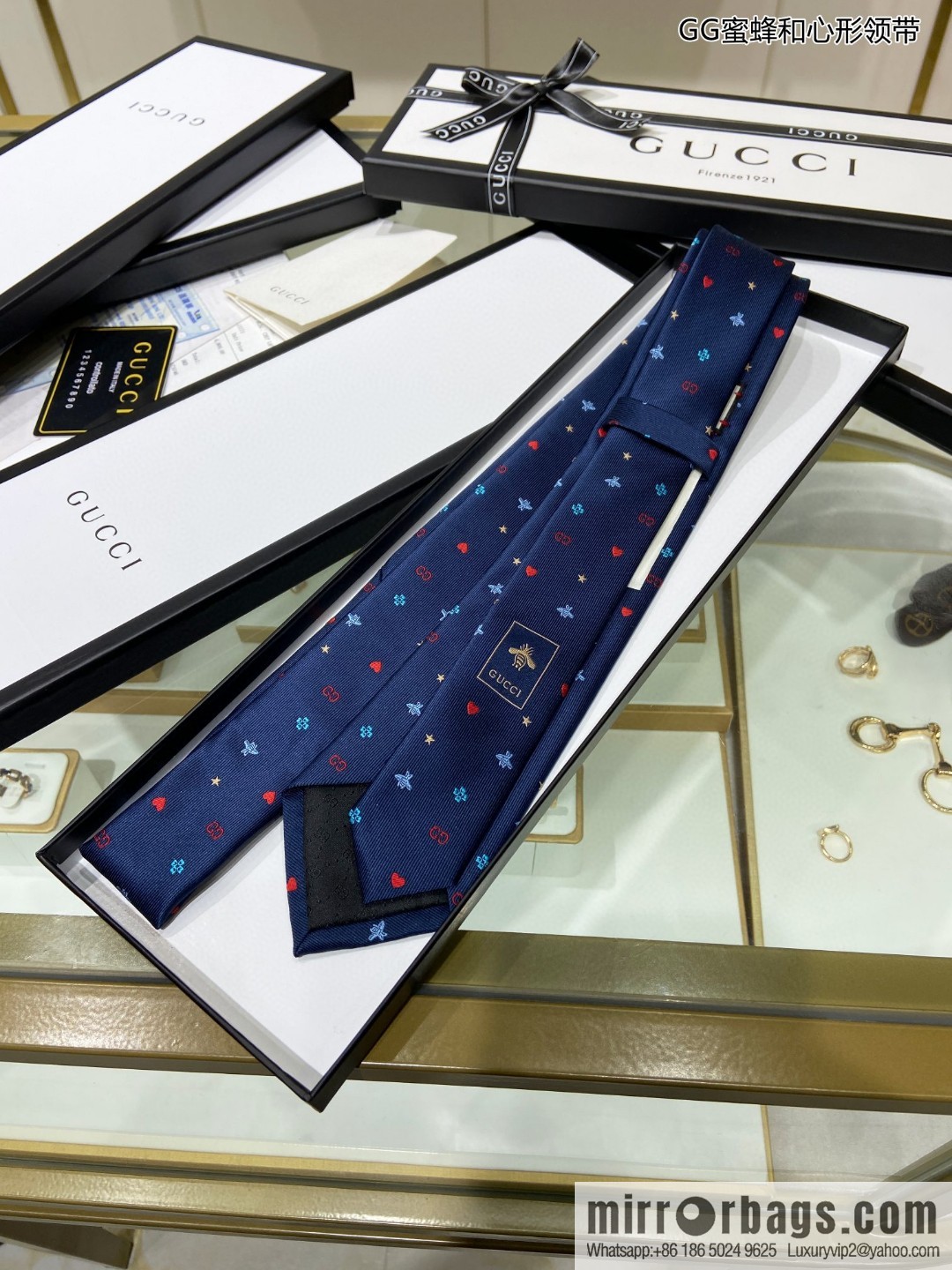 GUCCI Gucci 100% Top Jacquard Silk GG Bee and Heart Tie