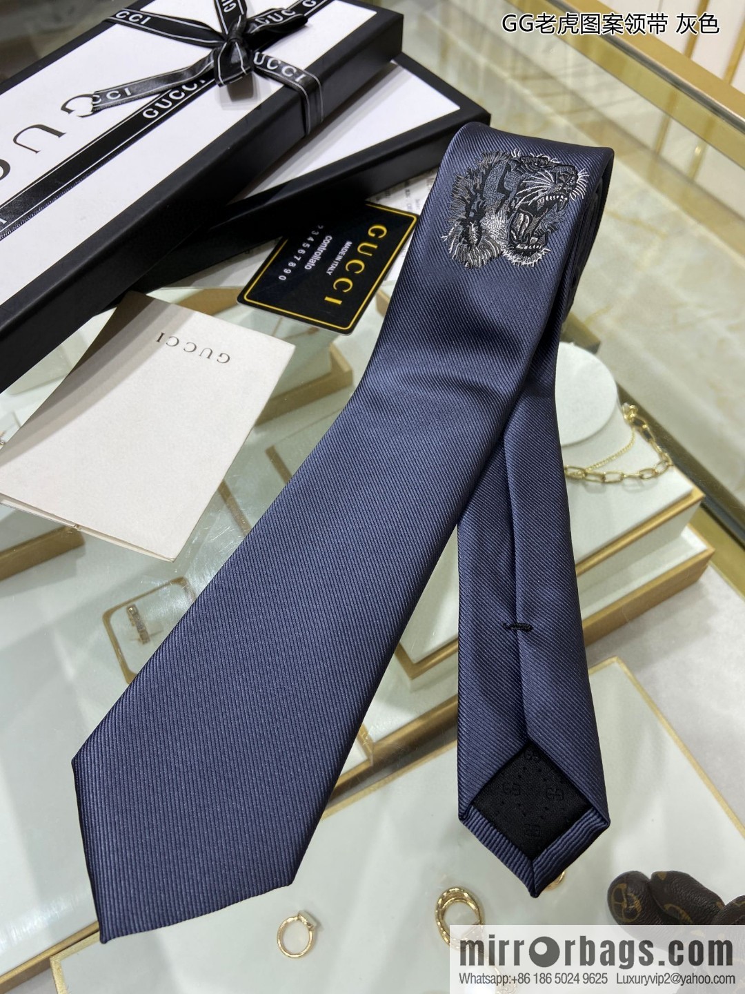 GUCCI Gucci 100% Top Jacquard Silk Tiger Tie