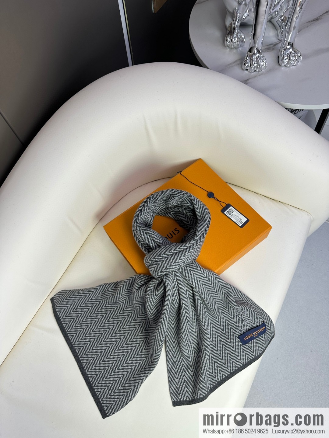 LV Louis Vuitton 100% Knitted Cashmere Classic Striped Woven Scarf