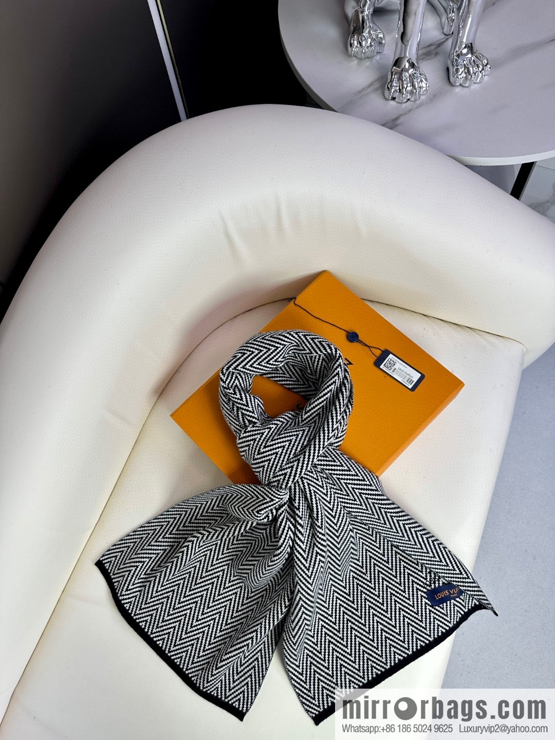LV Louis Vuitton 100% Knitted Cashmere Classic Striped Woven Scarf