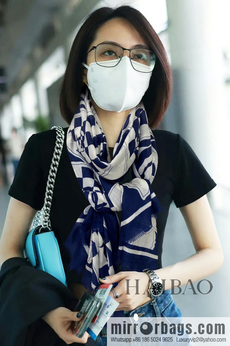 Chanel Xiaoxiang graphic combination long towel