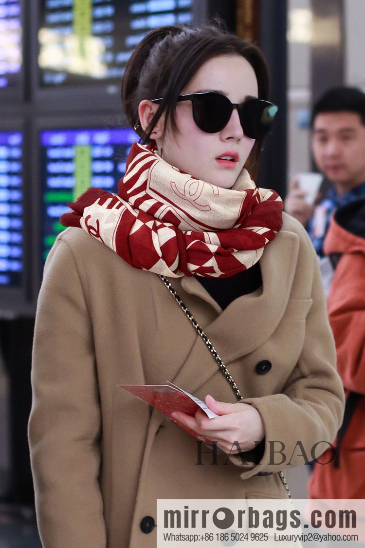 Chanel Xiaoxiang graphic combination long towel