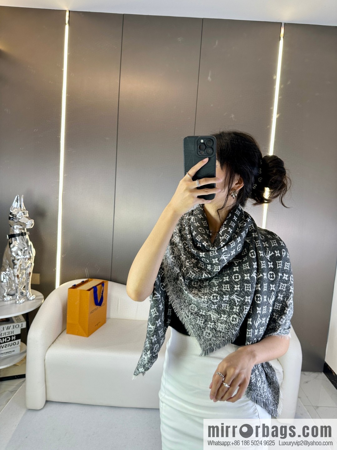 LV Louis Vuitton 23 spring new gradual change jacquard square