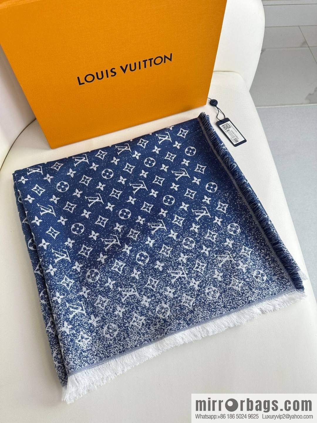 LV Louis Vuitton 23 spring new gradual change jacquard square