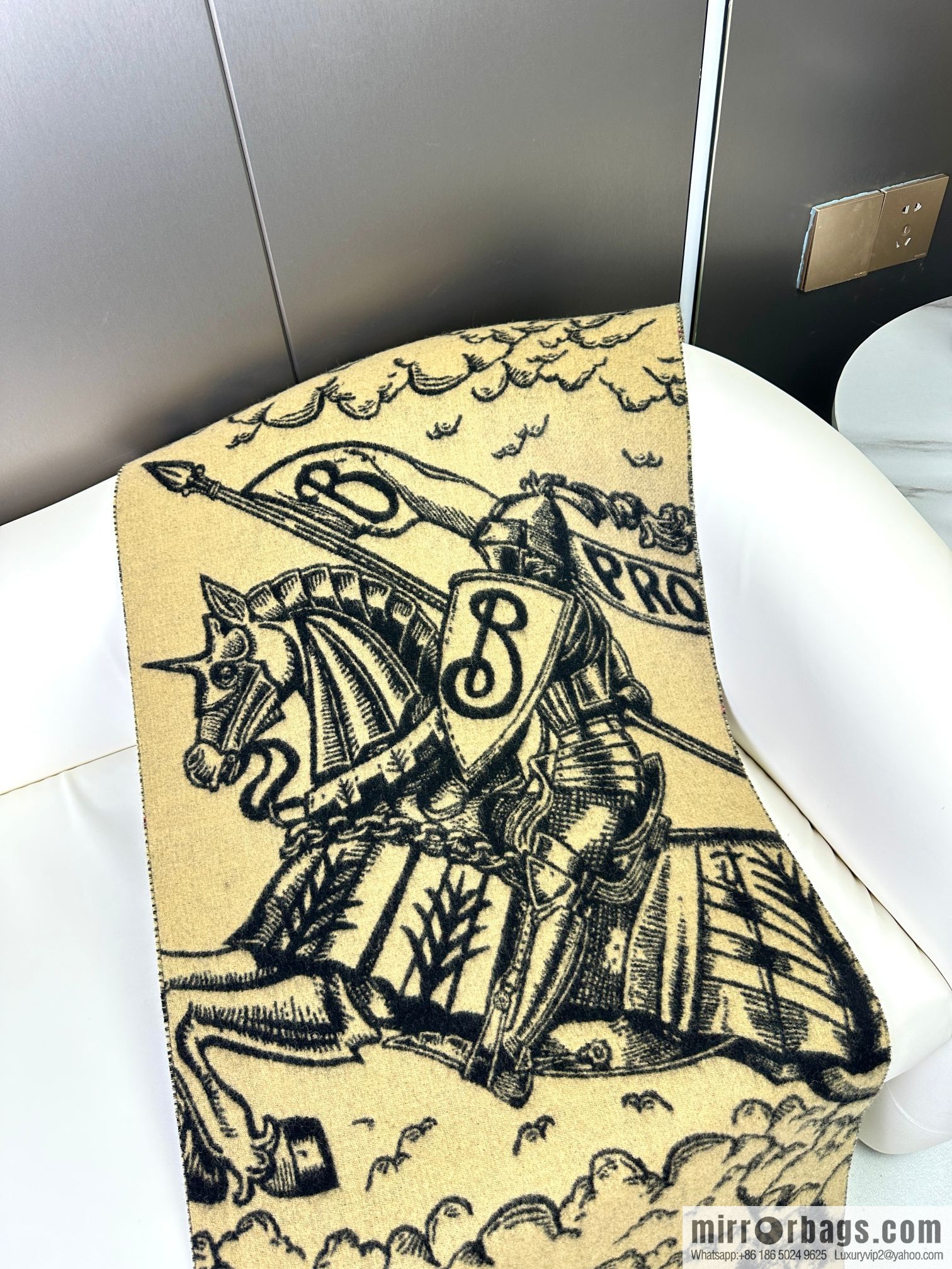 Burberry Burberry Bur Warhorse Knight Double Sided Shawl