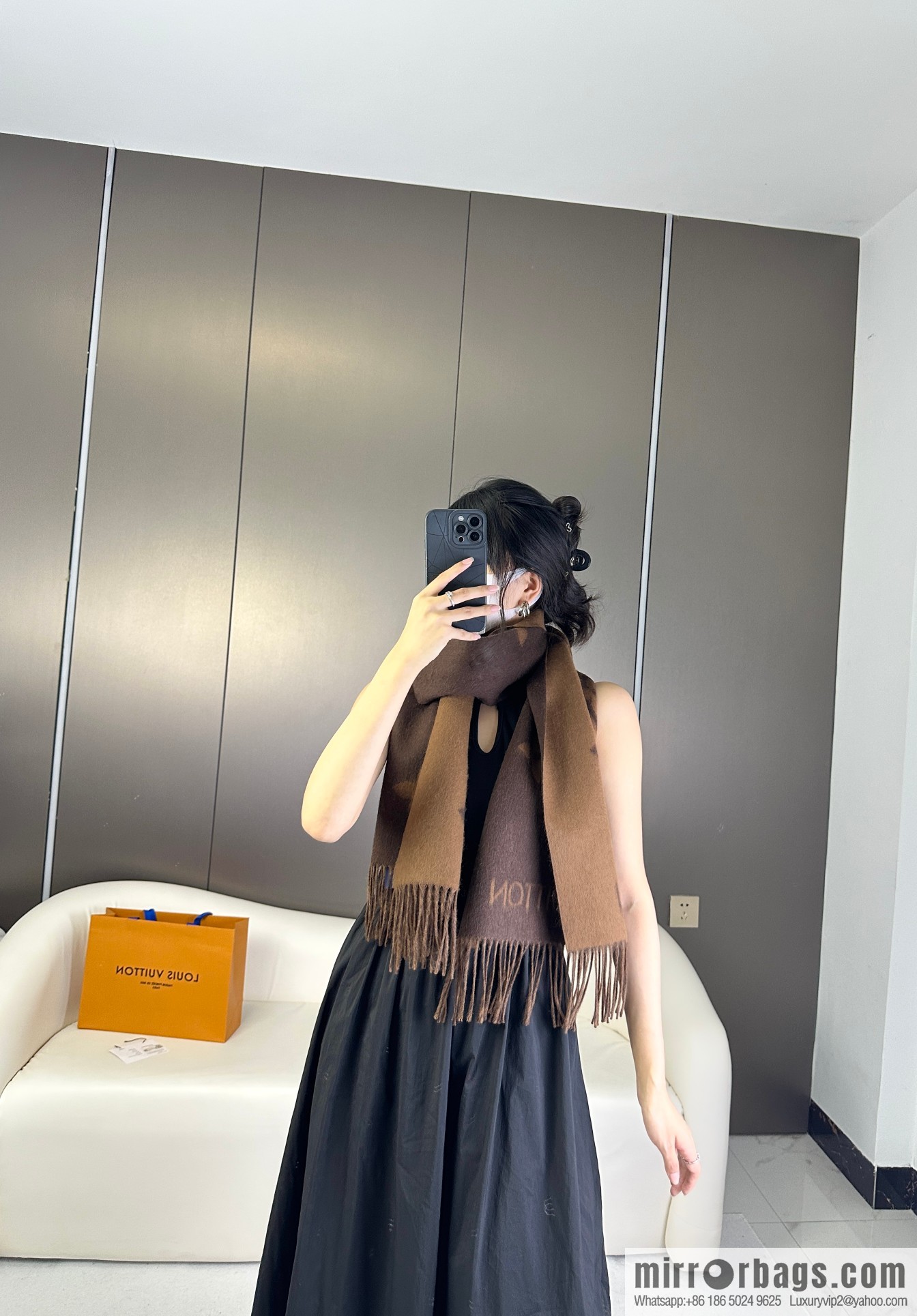 LV 𝑹𝒆𝒚𝒌𝒋𝒂𝒗𝒊𝒌 Double Sided Cashmere Scarf