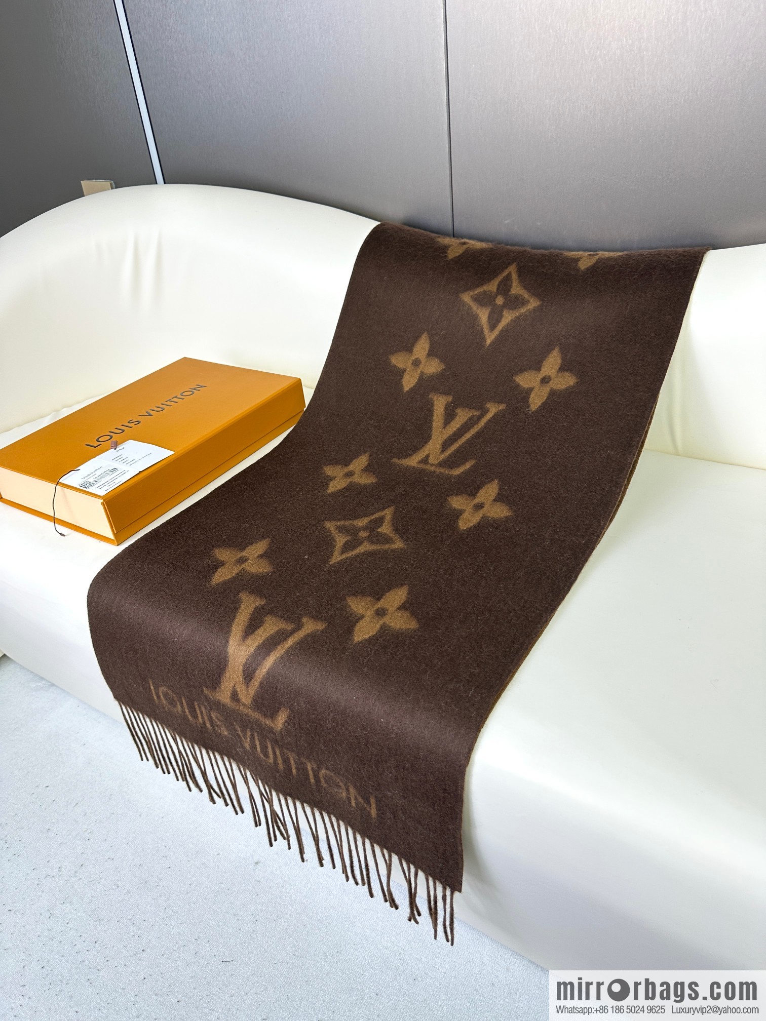 LV 𝑹𝒆𝒚𝒌𝒋𝒂𝒗𝒊𝒌 Double Sided Cashmere Scarf