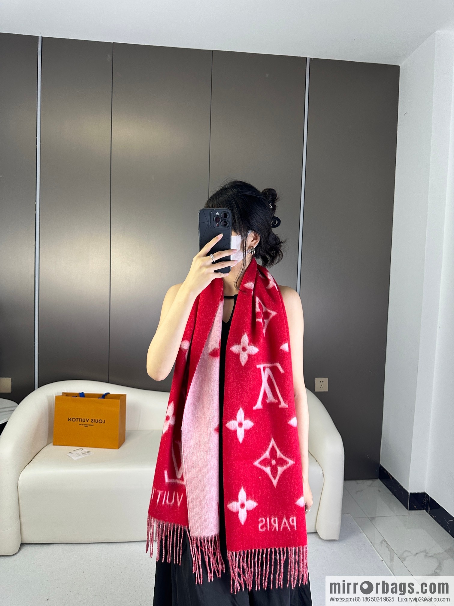 LV 𝑹𝒆𝒚𝒌𝒋𝒂𝒗𝒊𝒌 Double Sided Cashmere Scarf