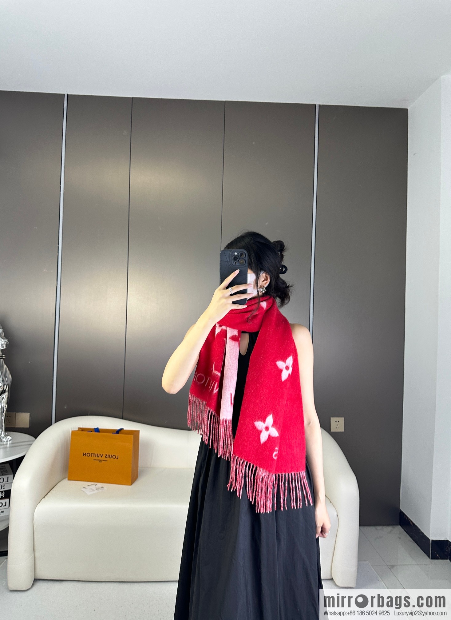 LV 𝑹𝒆𝒚𝒌𝒋𝒂𝒗𝒊𝒌 Double Sided Cashmere Scarf