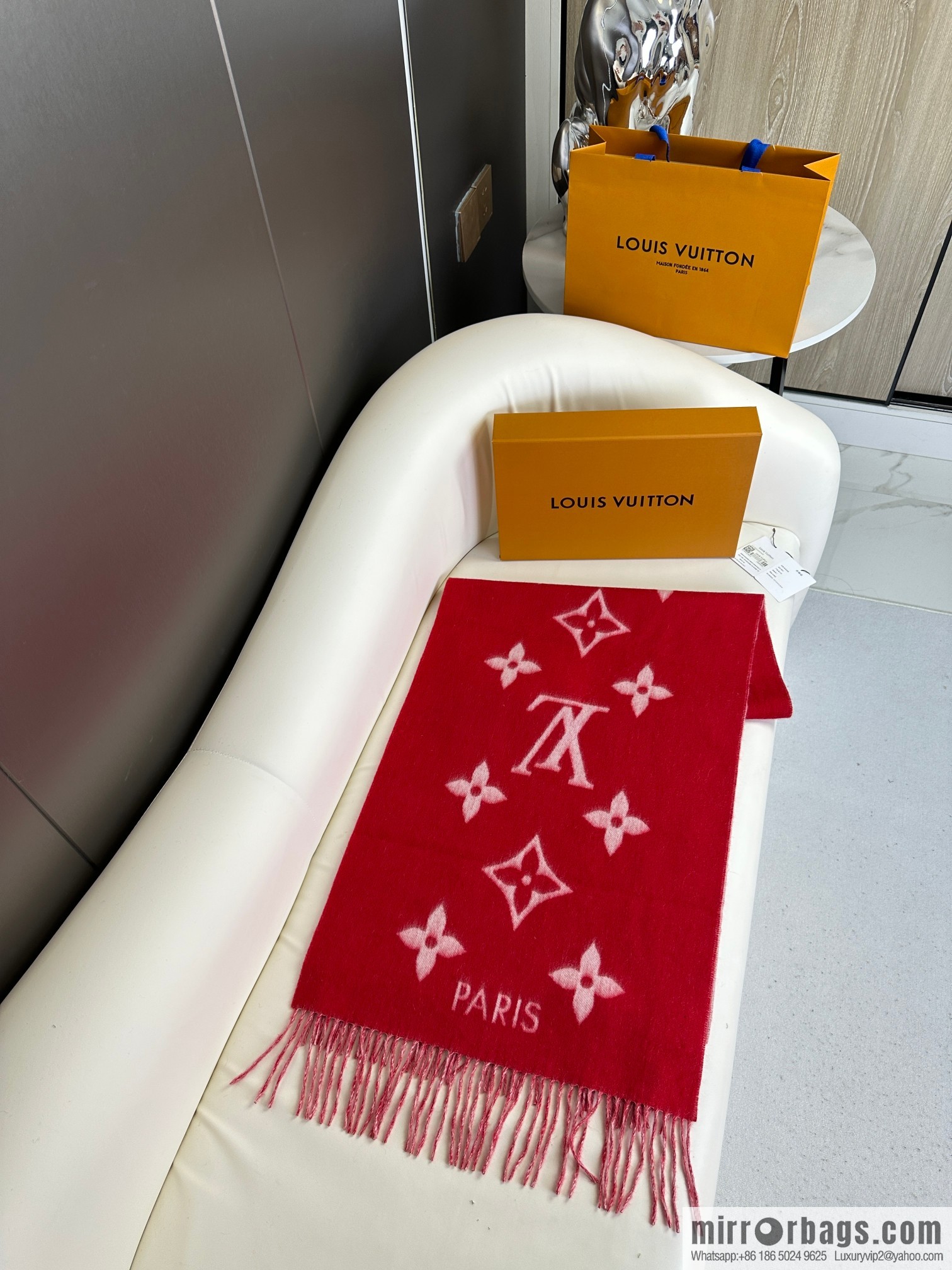 LV 𝑹𝒆𝒚𝒌𝒋𝒂𝒗𝒊𝒌 Double Sided Cashmere Scarf