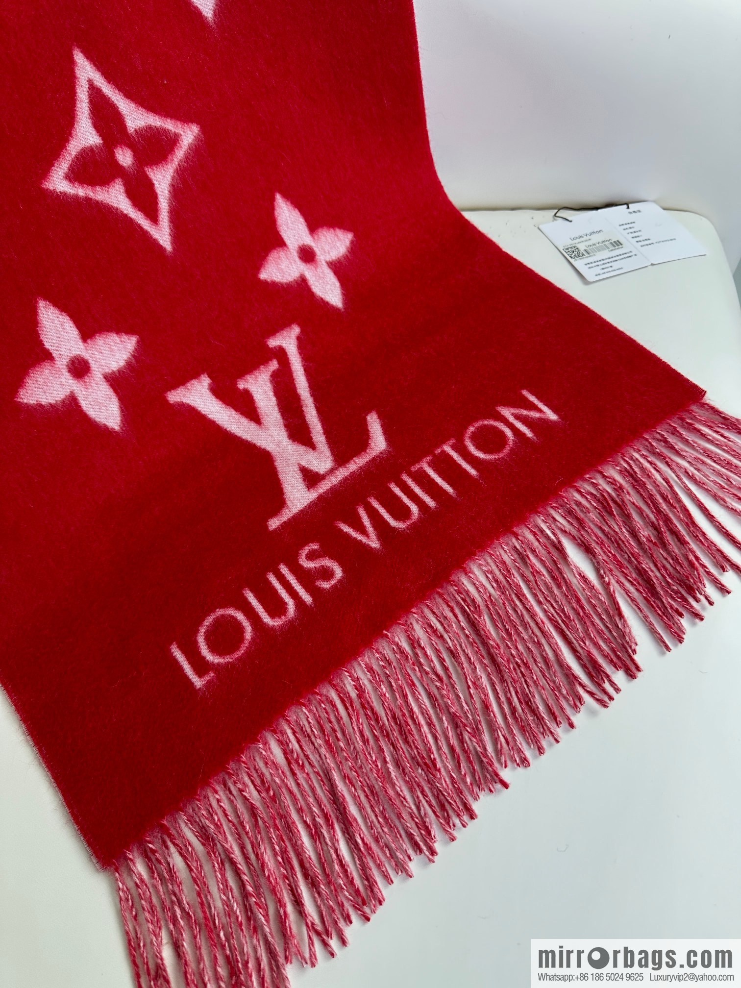 LV 𝑹𝒆𝒚𝒌𝒋𝒂𝒗𝒊𝒌 Double Sided Cashmere Scarf