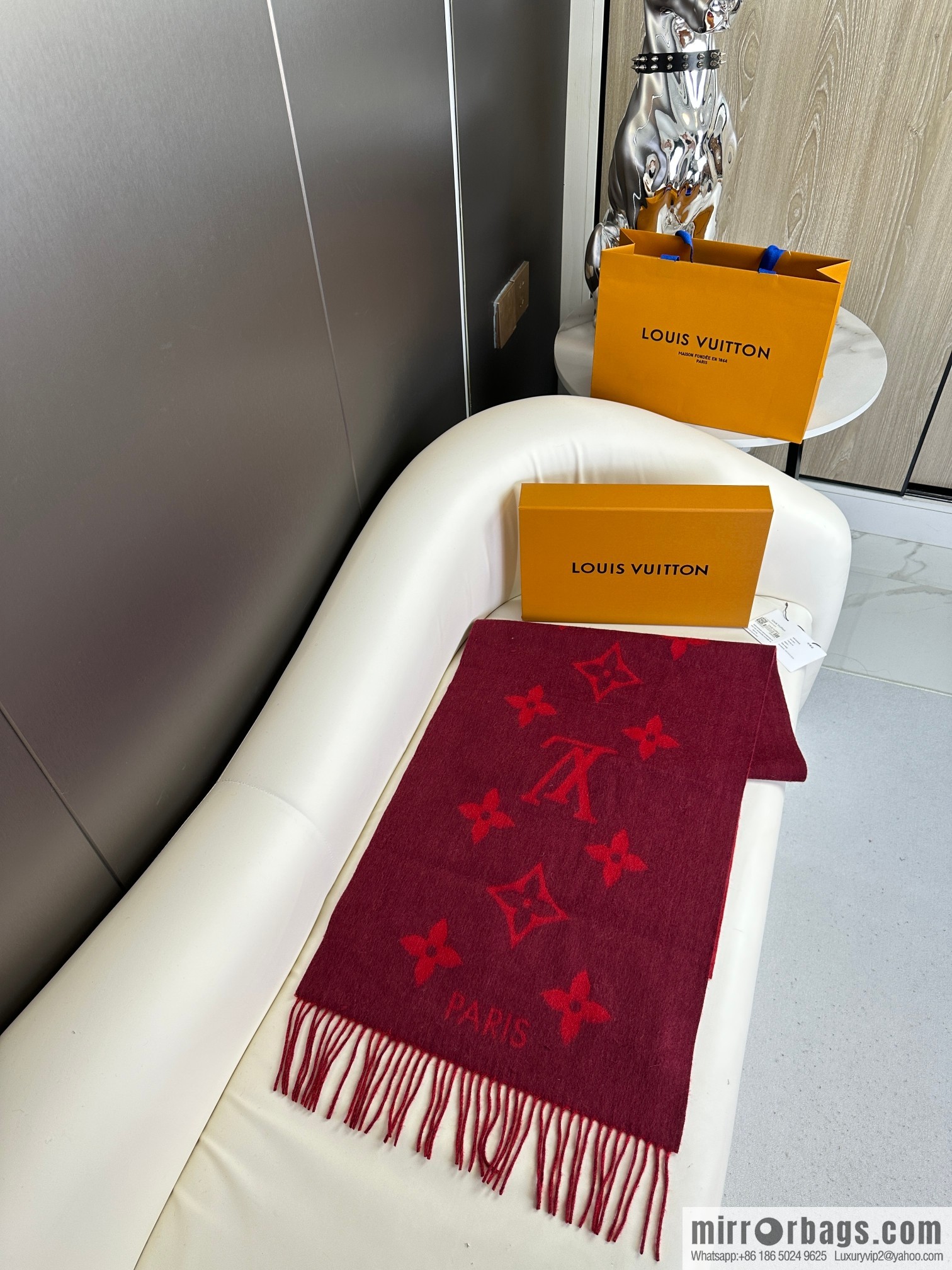 LV 𝑹𝒆𝒚𝒌𝒋𝒂𝒗𝒊𝒌 Double Sided Cashmere Scarf