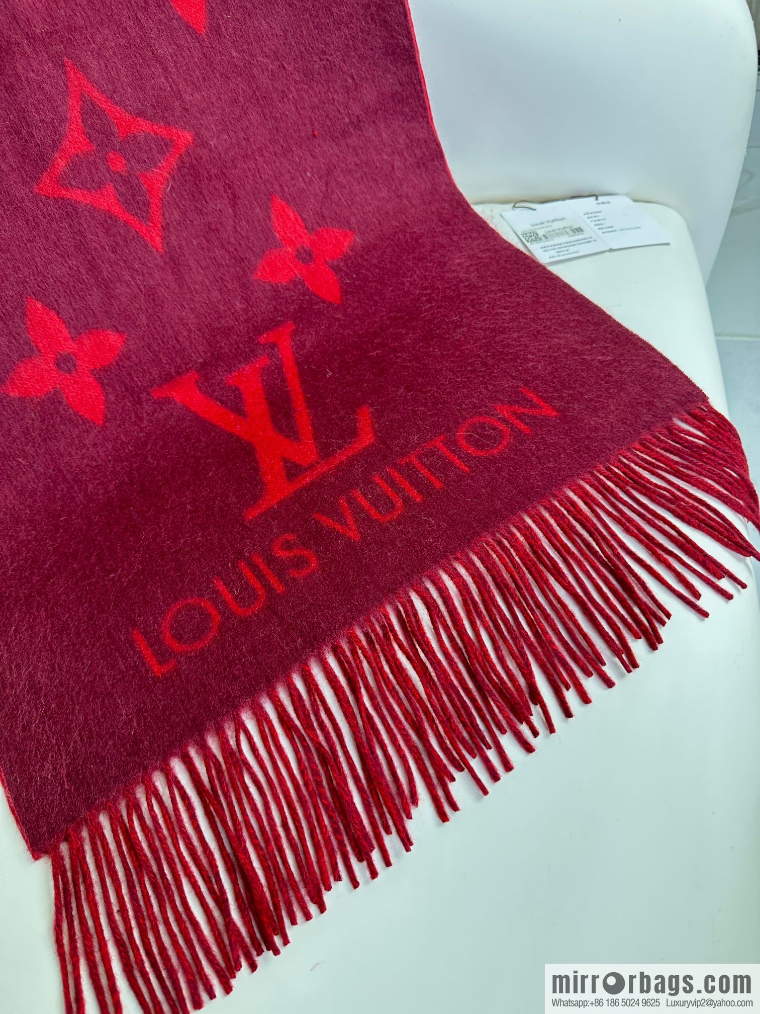 LV 𝑹𝒆𝒚𝒌𝒋𝒂𝒗𝒊𝒌 Double Sided Cashmere Scarf