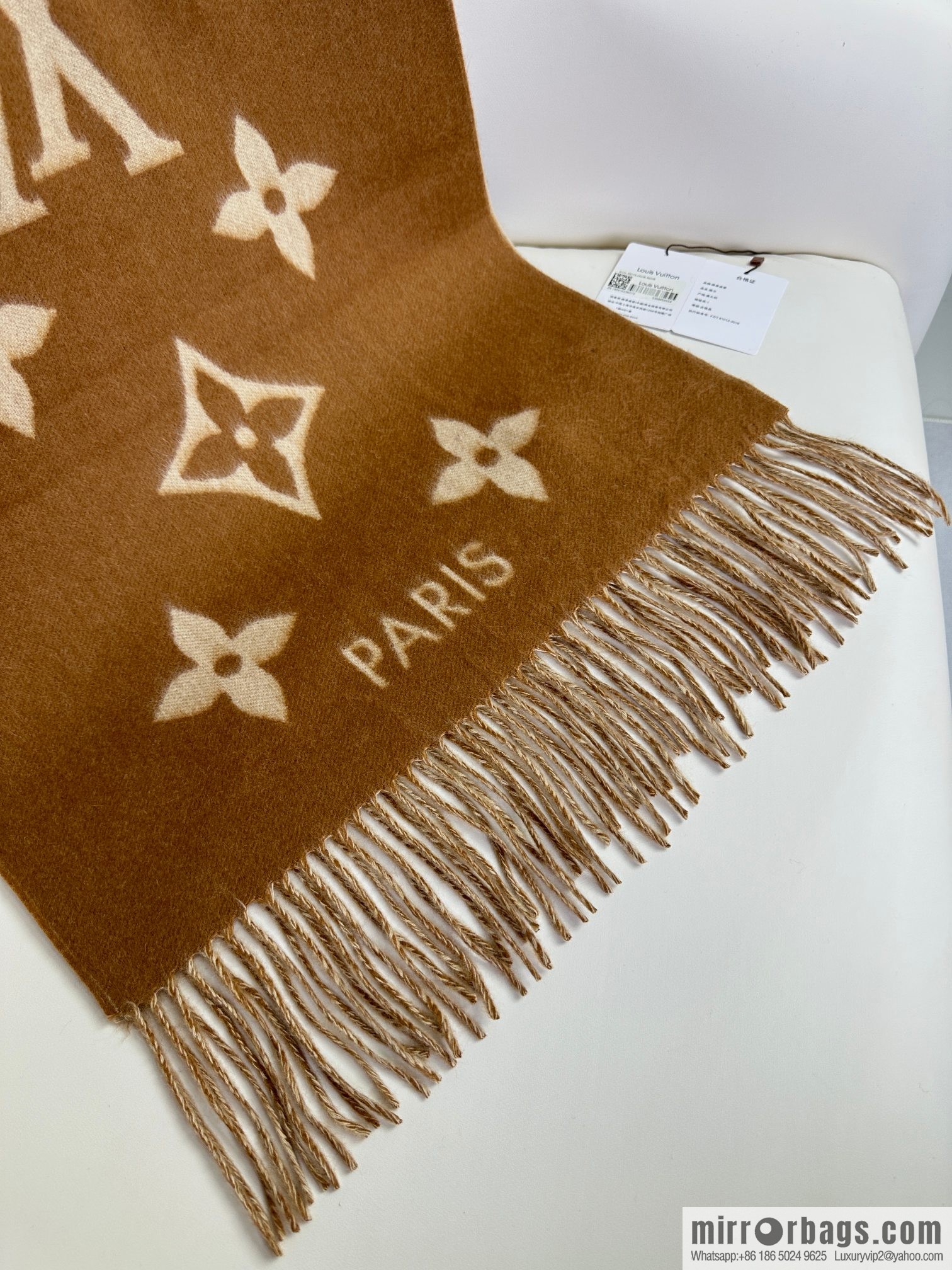 LV 𝑹𝒆𝒚𝒌𝒋𝒂𝒗𝒊𝒌 Double Sided Cashmere Scarf