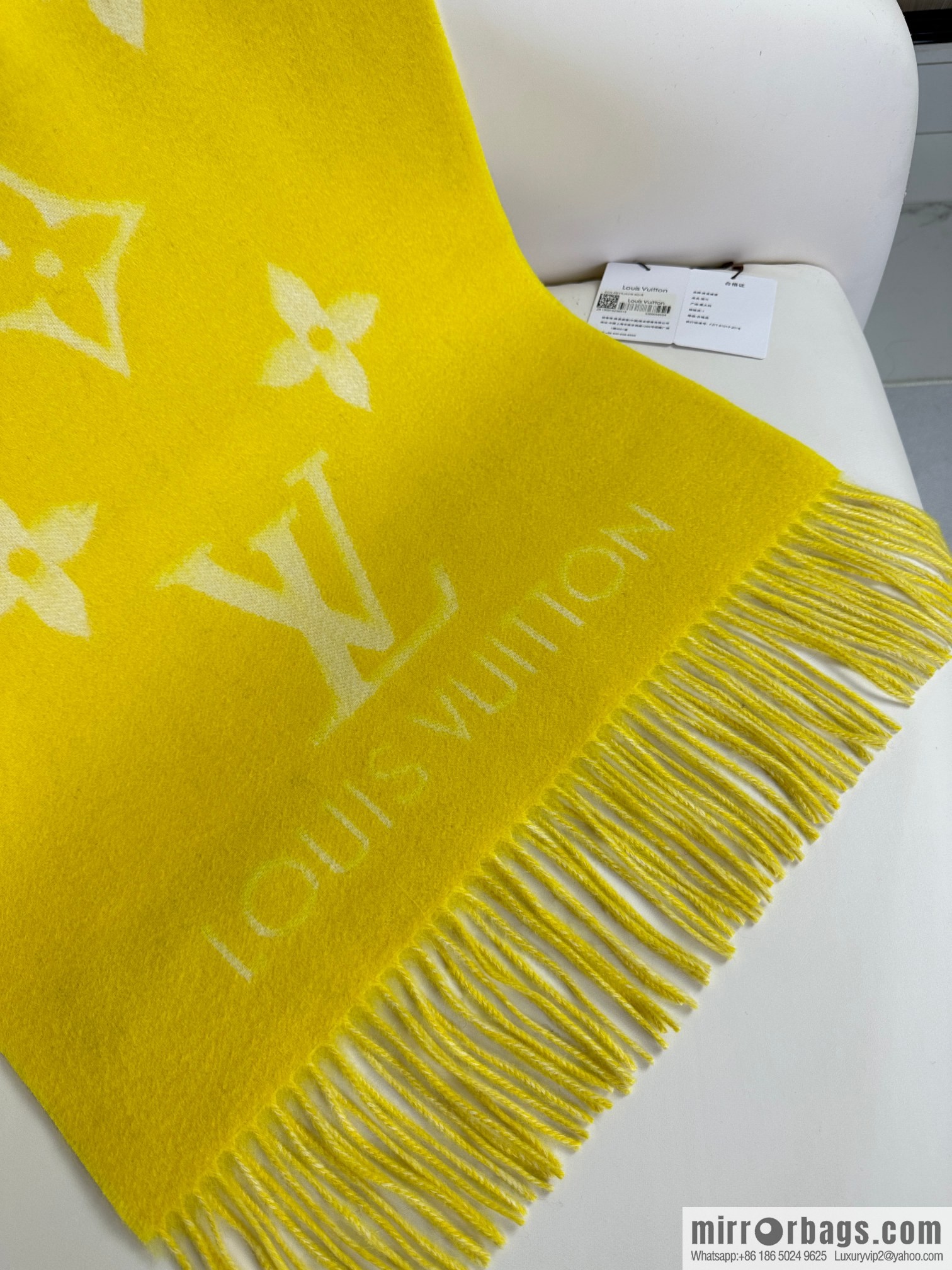 LV 𝑹𝒆𝒚𝒌𝒋𝒂𝒗𝒊𝒌 Double Sided Cashmere Scarf
