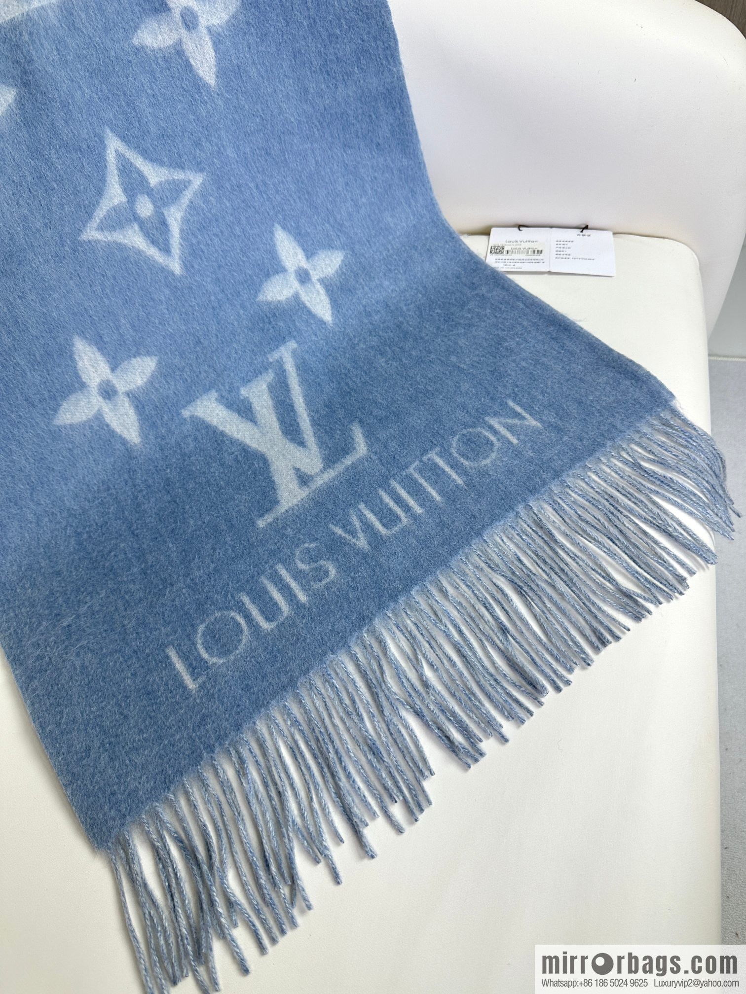 LV 𝑹𝒆𝒚𝒌𝒋𝒂𝒗𝒊𝒌 Double Sided Cashmere Scarf