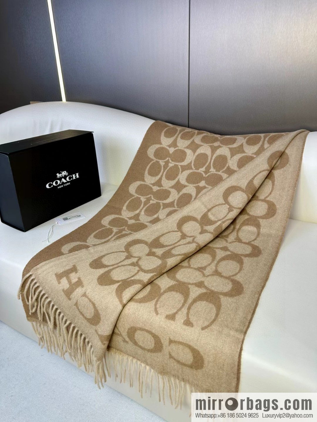 COACH Coach 2023 New Wool Shawl