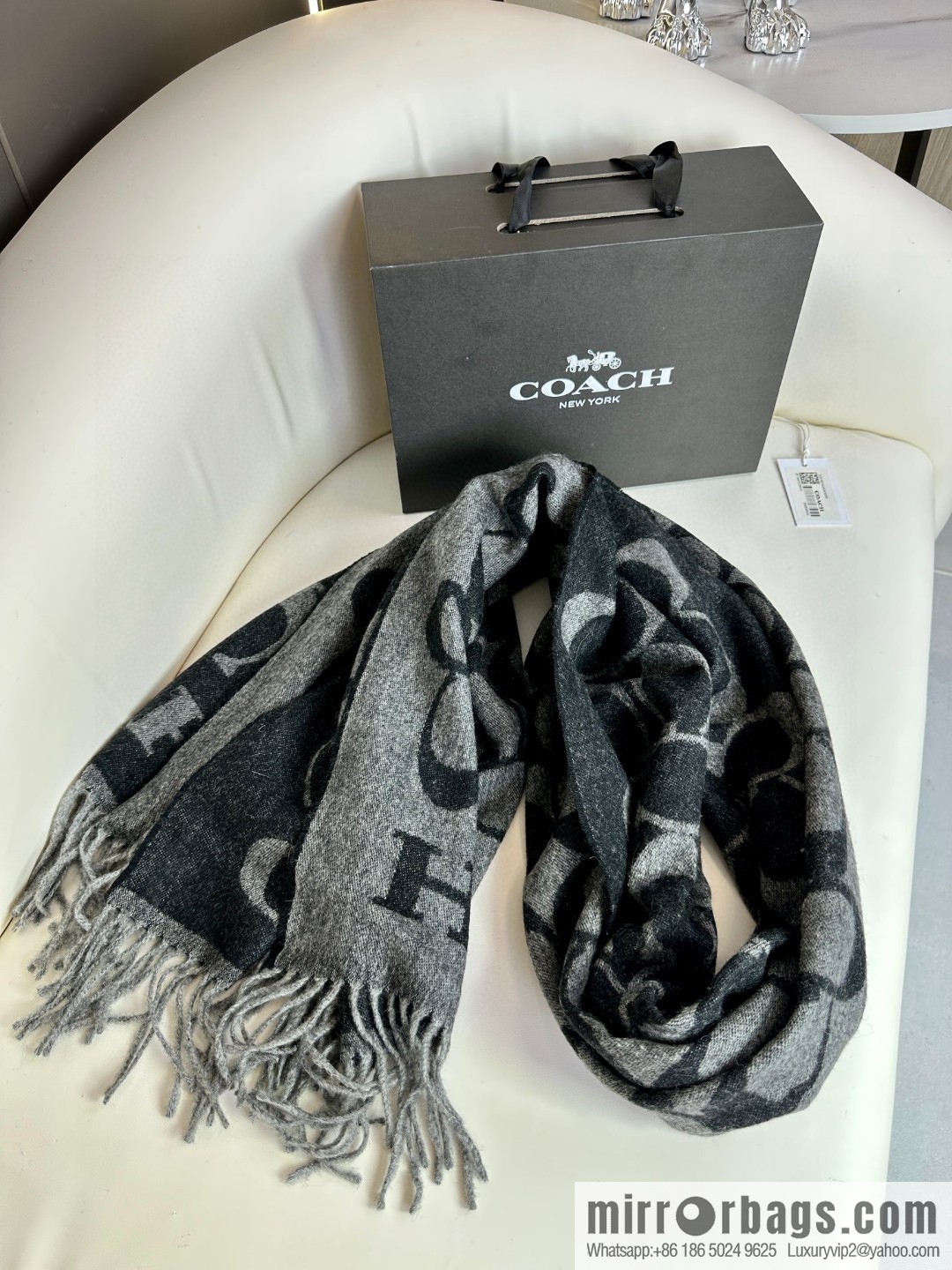 COACH Coach 2023 New Wool Shawl