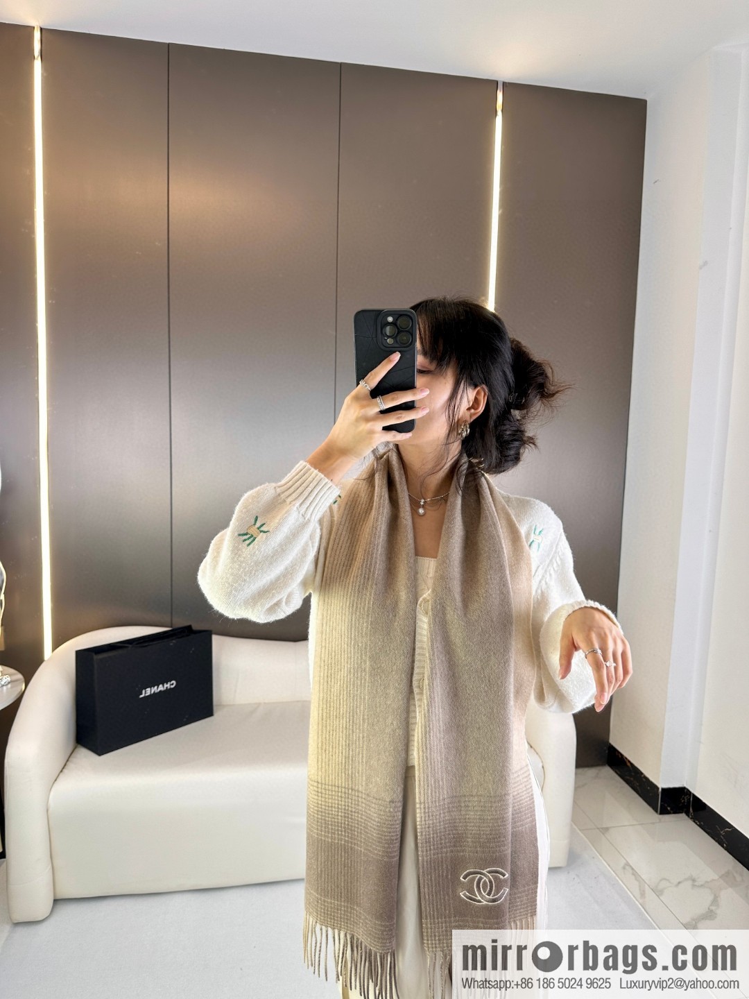 CHANEL 2023新款渐变色 细羊绒围巾