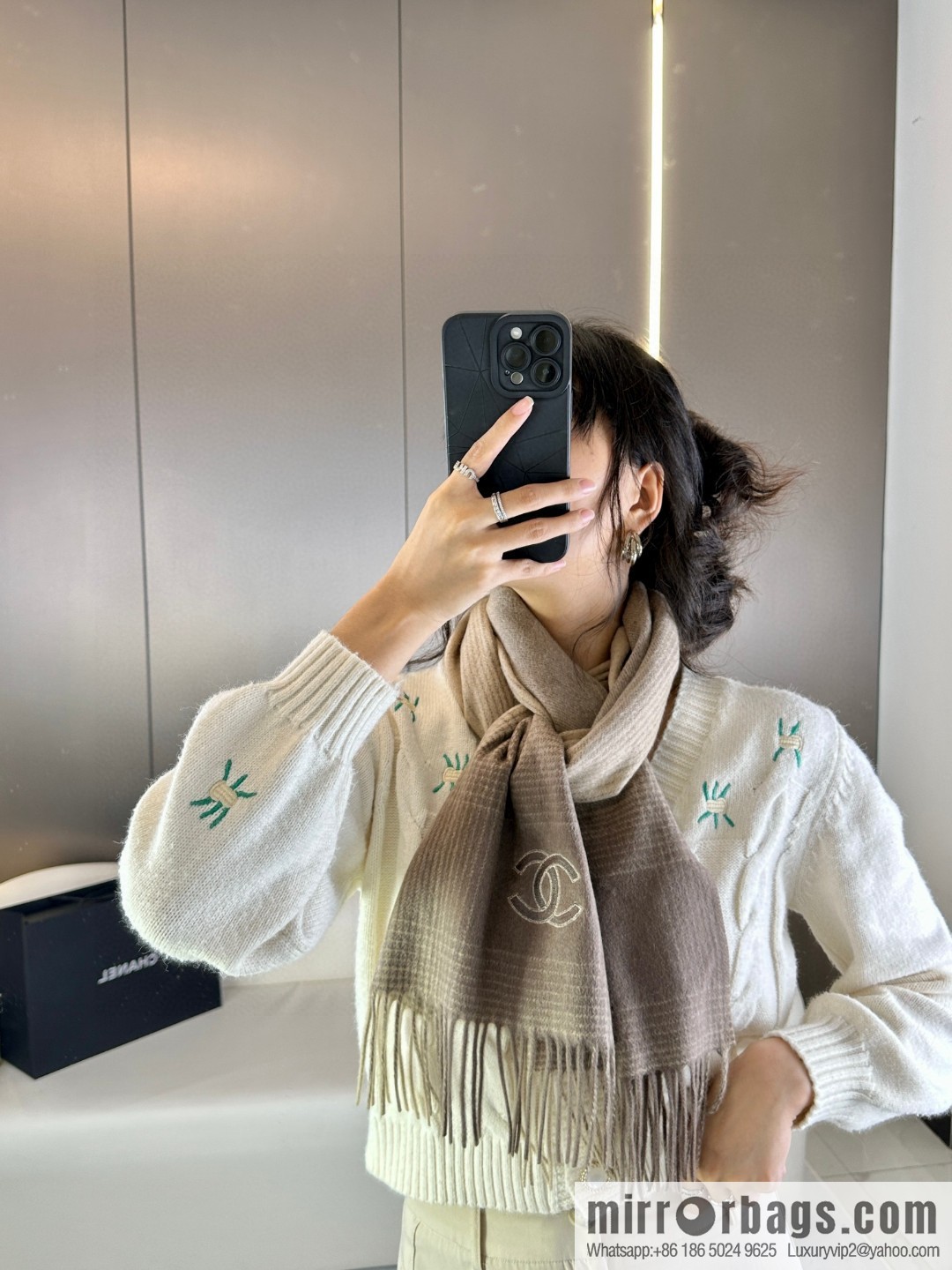 CHANEL 2023新款渐变色 细羊绒围巾