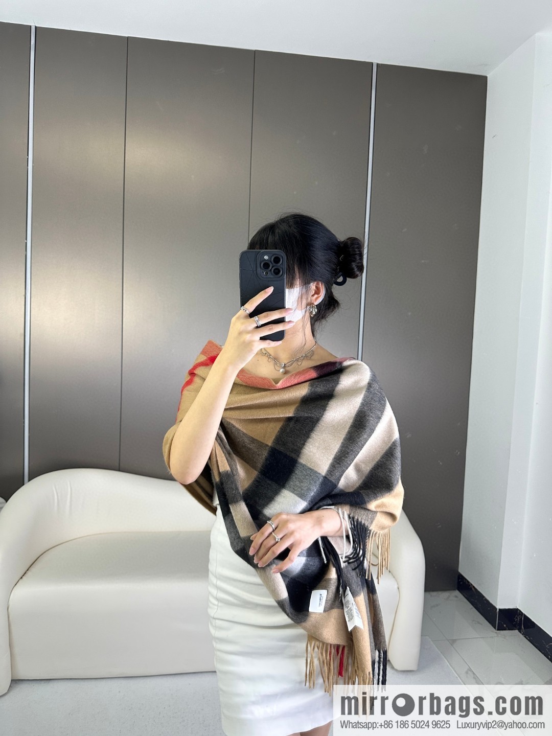 Burberry, classic big plaid shawl