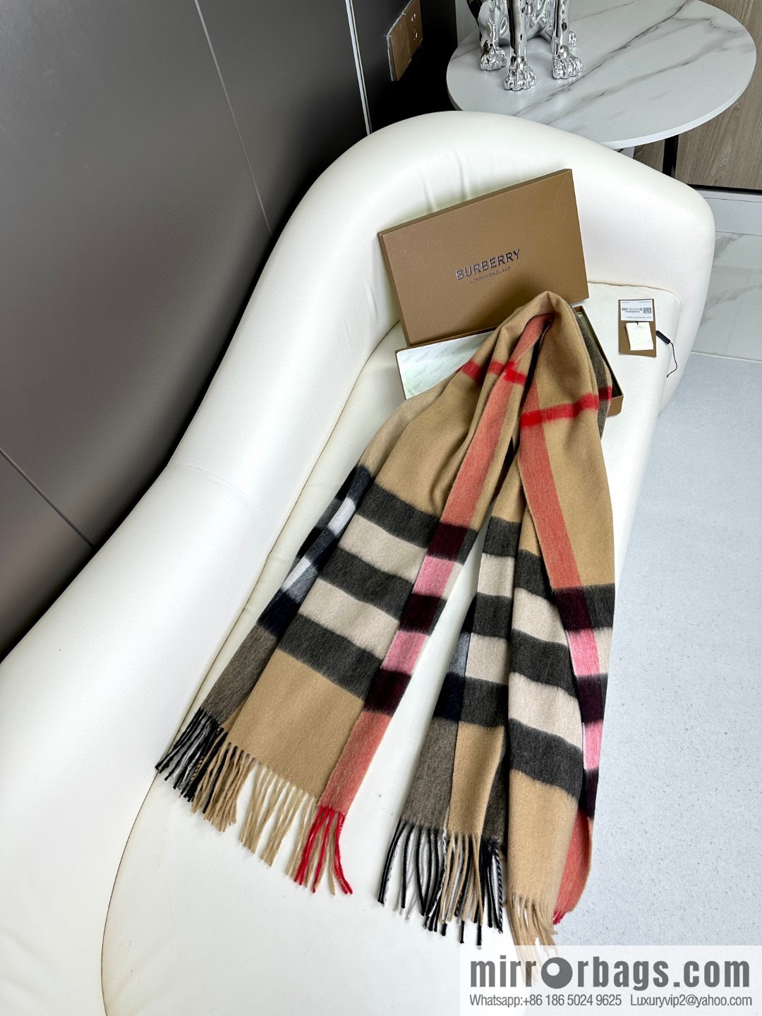 Burberry, classic big plaid shawl