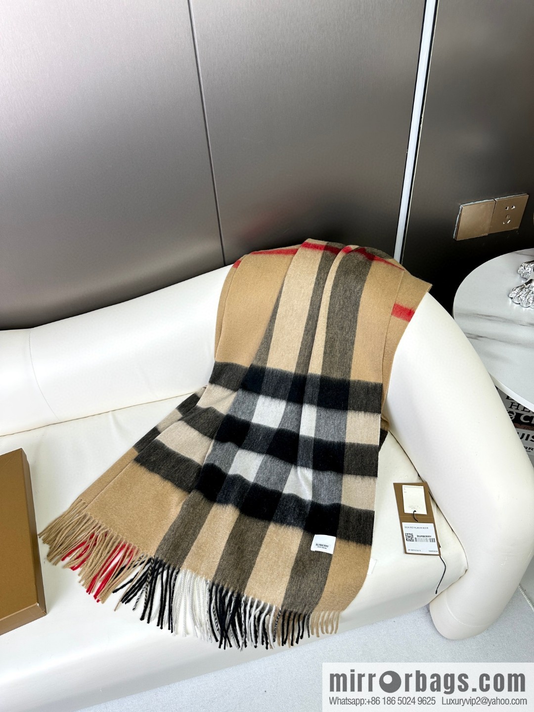 Burberry, classic big plaid shawl