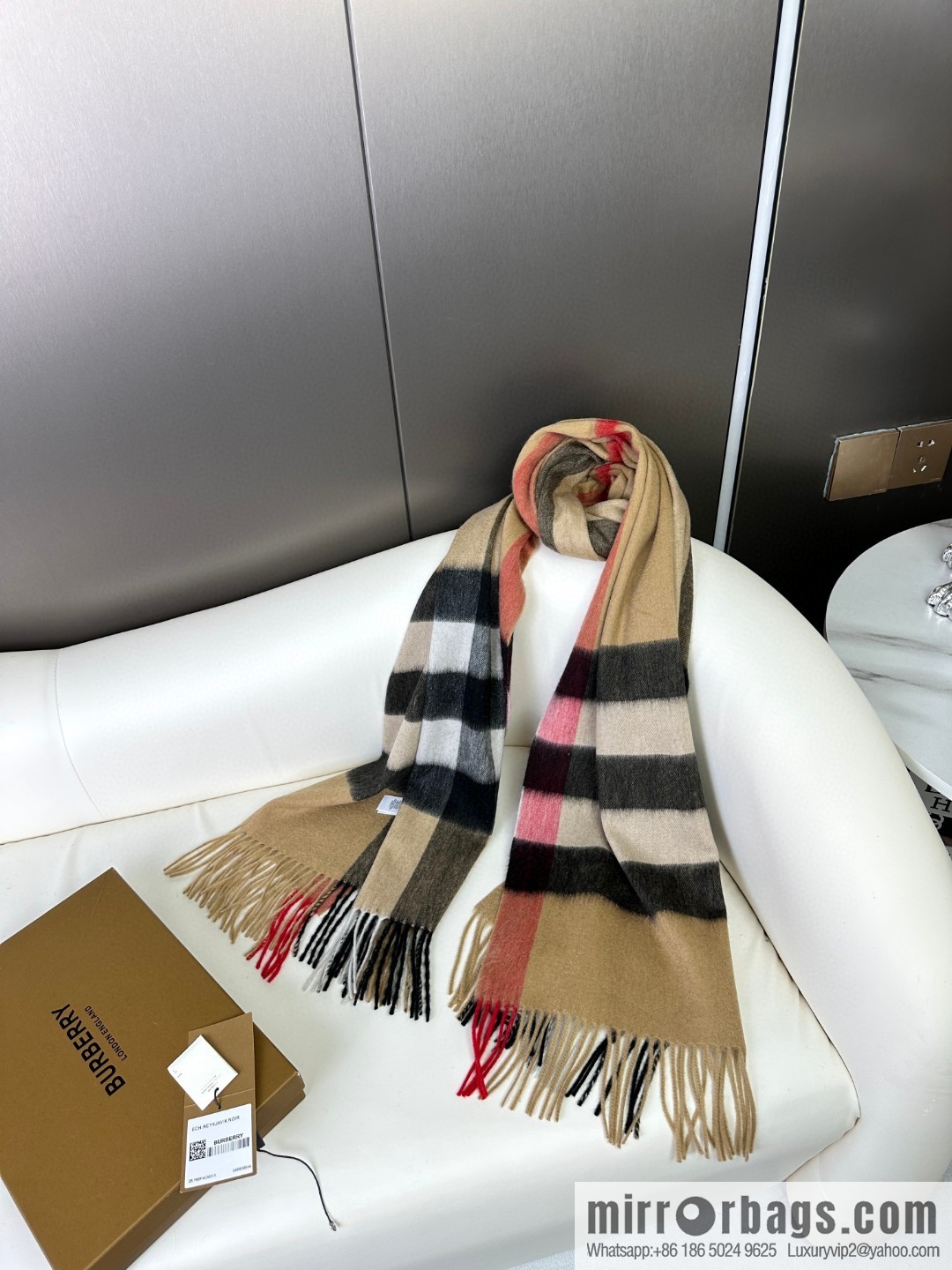 Burberry, classic big plaid shawl