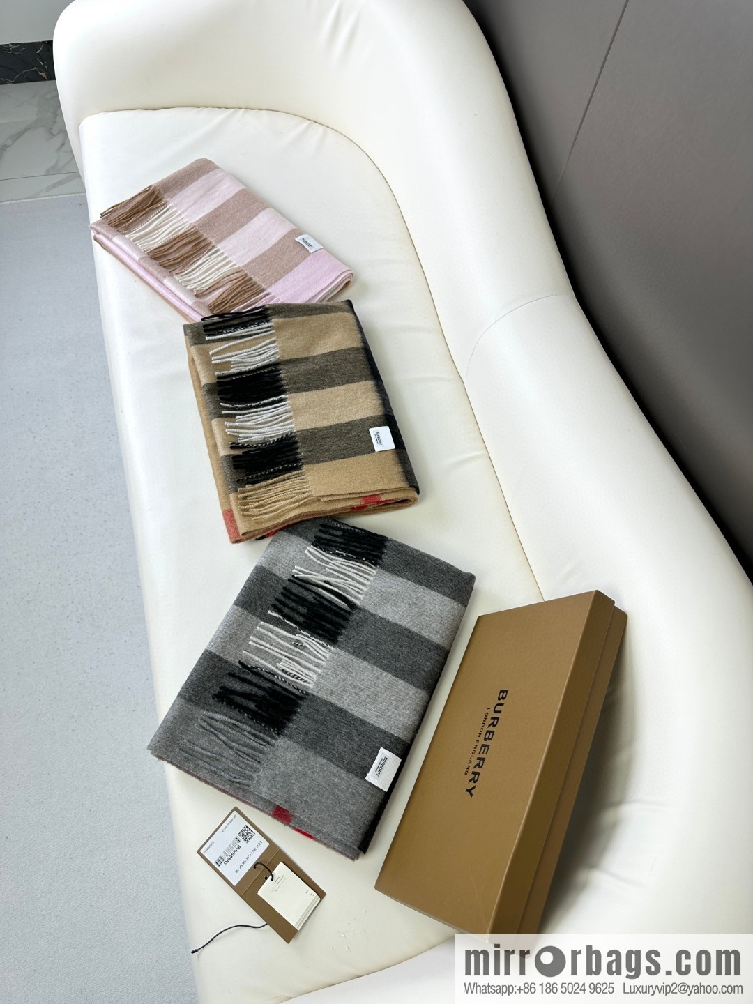 Burberry, classic big plaid shawl