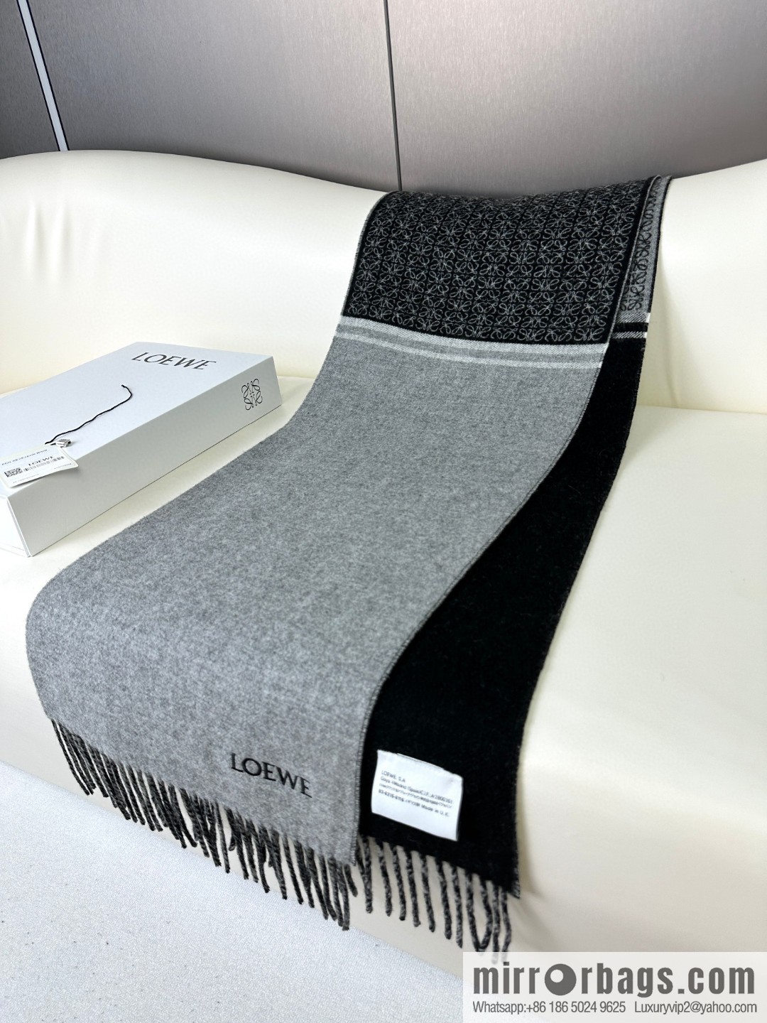 LOEWE Medium Gram Double Sided Wool and Cashmere Blended Double Sided Scarf