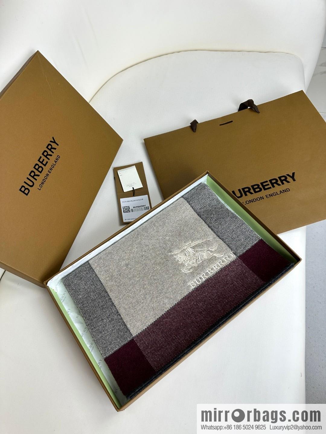Burberry, classic warhorse plaid, high-end men's scarf