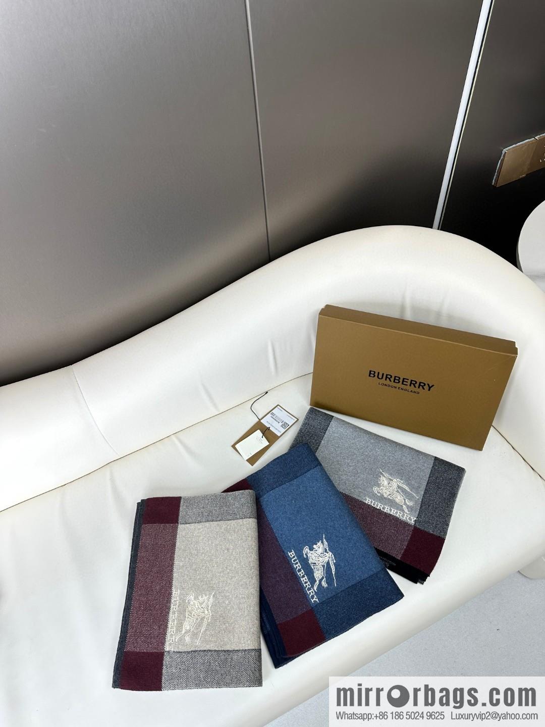 Burberry, classic warhorse plaid, high-end men's scarf