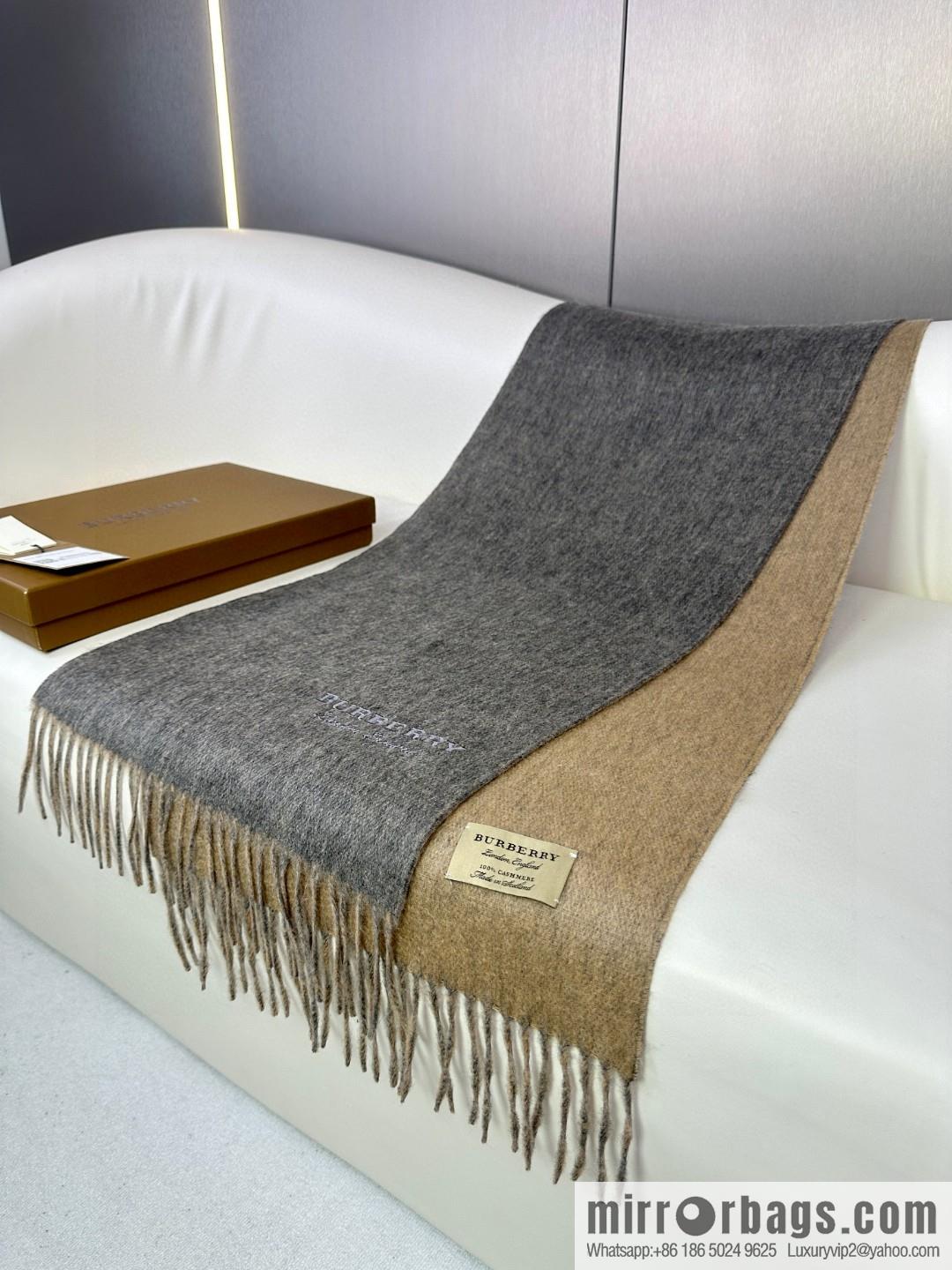 Burberry Burberry 2023 Paris Fashion Show Double Sided Cashmere Scarf