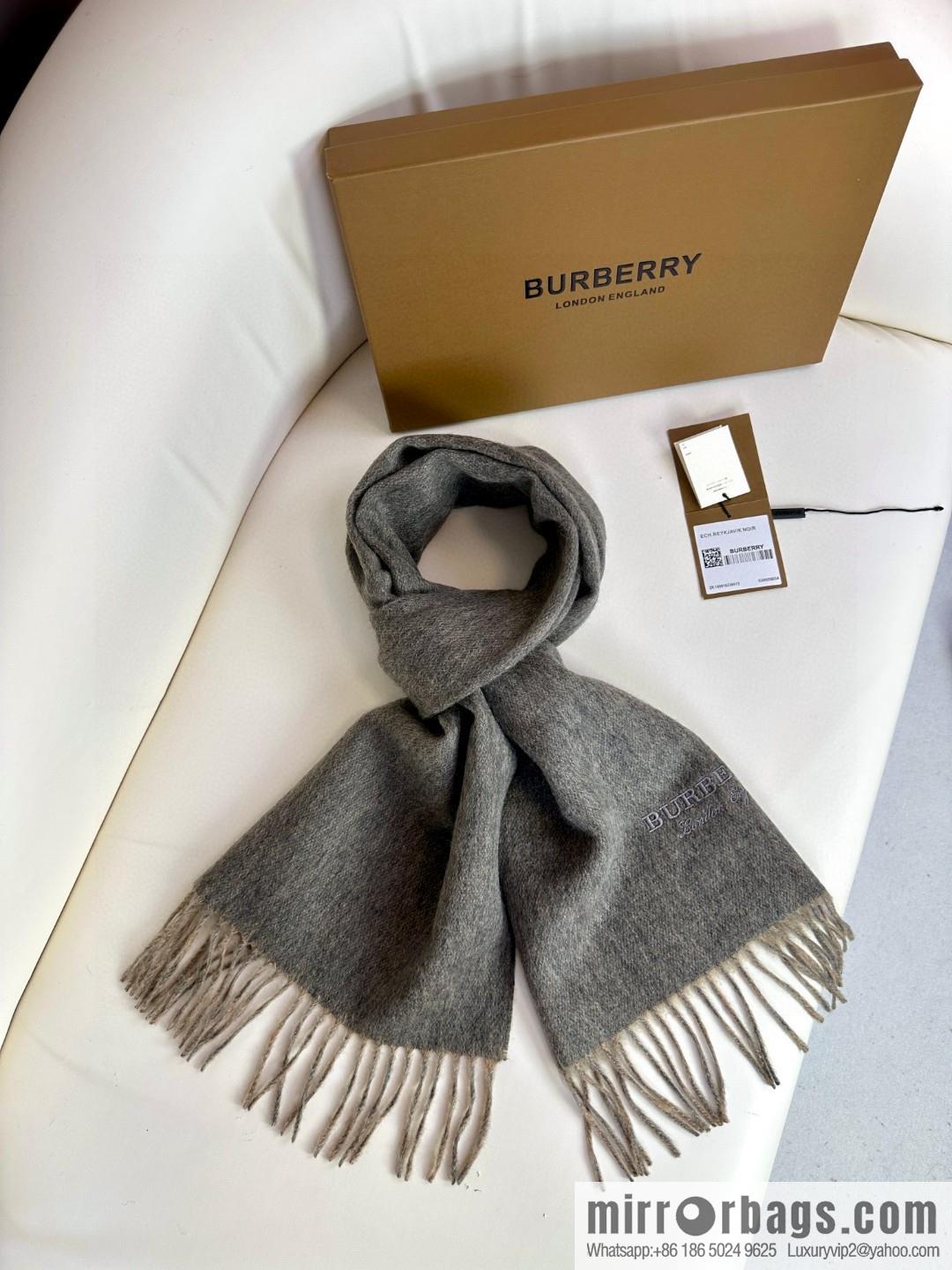 Burberry Burberry 2023 Paris Fashion Show Double Sided Cashmere Scarf