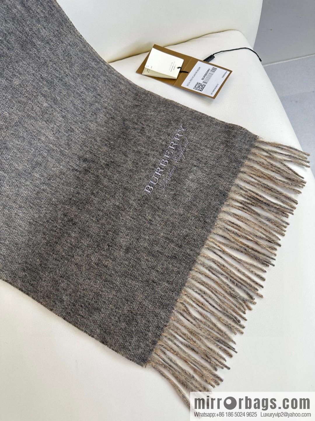 Burberry Burberry 2023 Paris Fashion Show Double Sided Cashmere Scarf