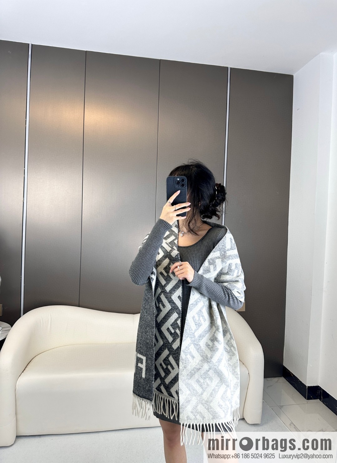 FENDI's latest [Roma] series, cashmere scarf
